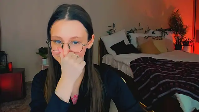 YourLovellyStory's cam snapshot