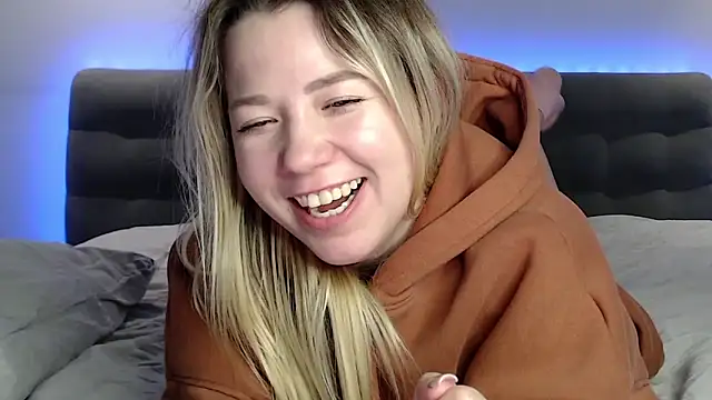 Embersweetbunny live sex cam