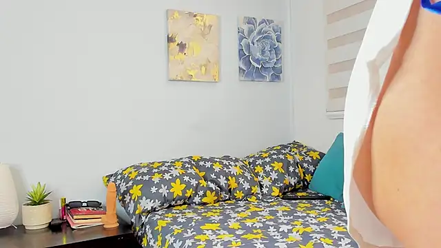 LunaLith's cam snapshot