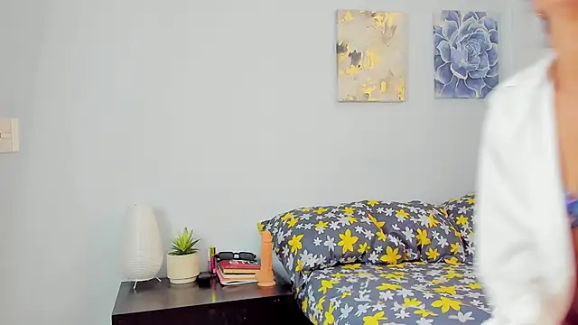 LunaLith's cam snapshot