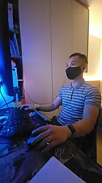 OnlyHand9x's cam snapshot