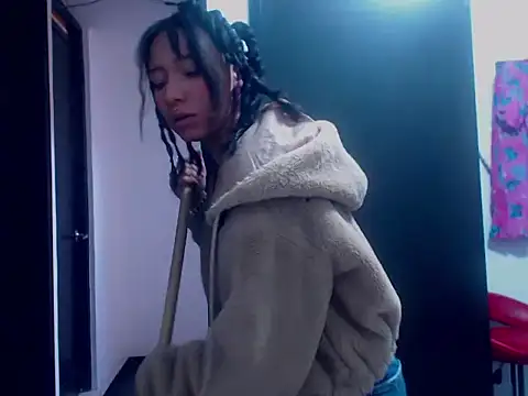 XxMavisSexyHotxX's cam snapshot