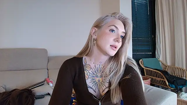 tattoobbgirl's cam snapshot