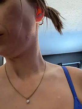 tastemecaroline's cam snapshot