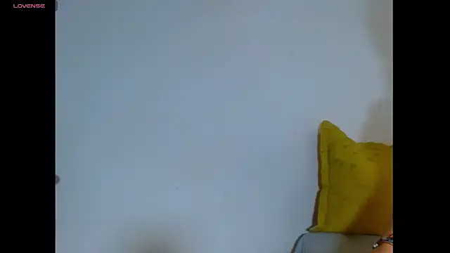 hotpussy365's cam snapshot