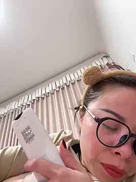 chick-888's cam snapshot