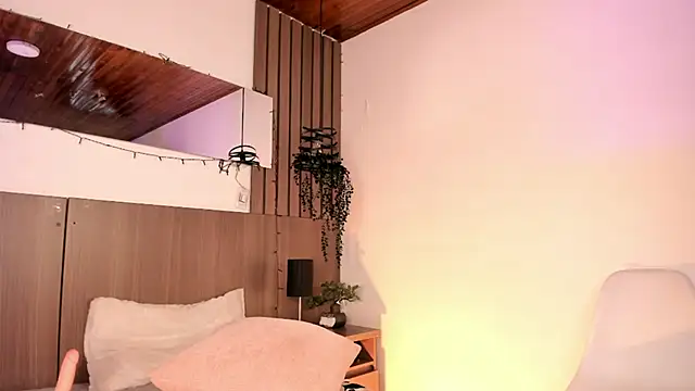 Violet_carson's cam snapshot