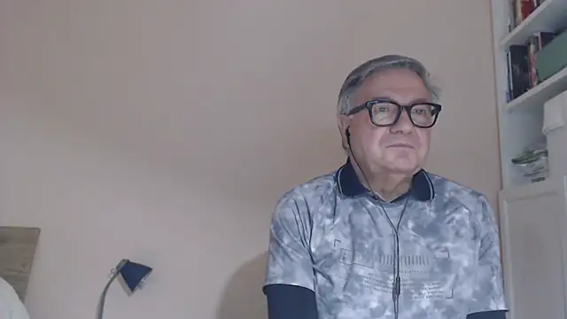 YOU6me's cam snapshot