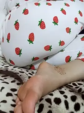 Bombamom's cam snapshot