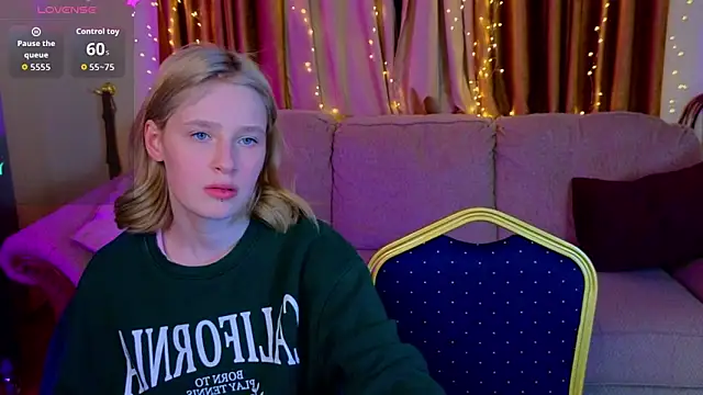 Girls_Fingers's cam snapshot