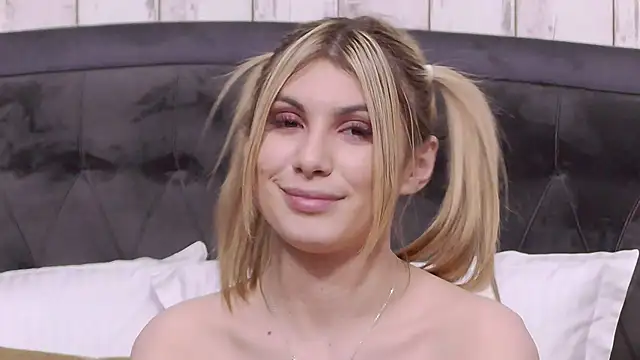 AnisiaConnor live sex cam