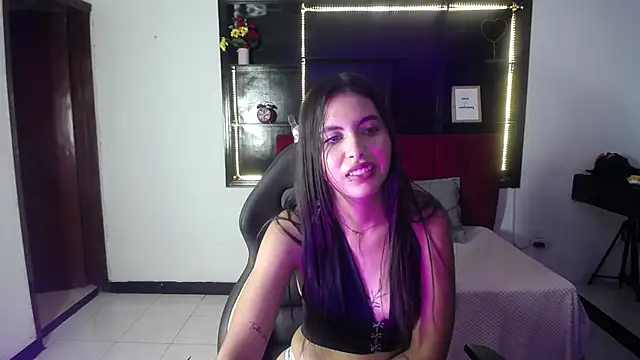 Perla_lovely_'s cam snapshot