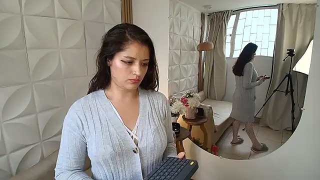 Lily_rousee_'s cam snapshot