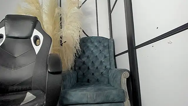 CatalinaMartinezz_'s cam snapshot