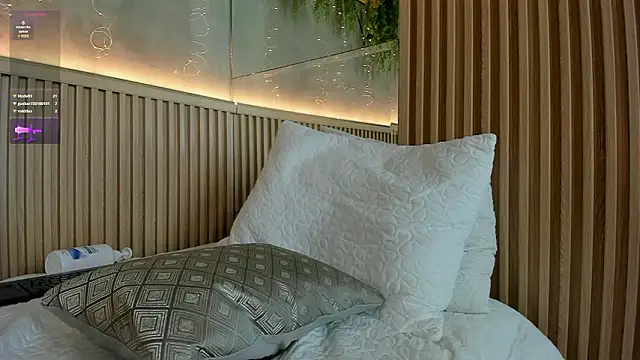 Lana_Lann live sex cam