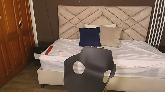 Raquel_jones live sex cam