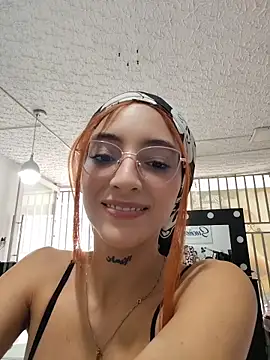 Dani-peggin live sex cam