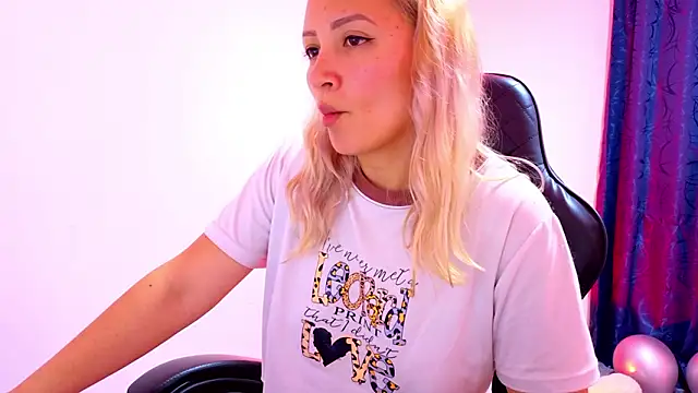 Tessawhisnton's cam snapshot