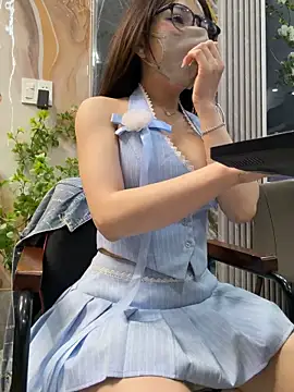 Linh_2004 live sex cam