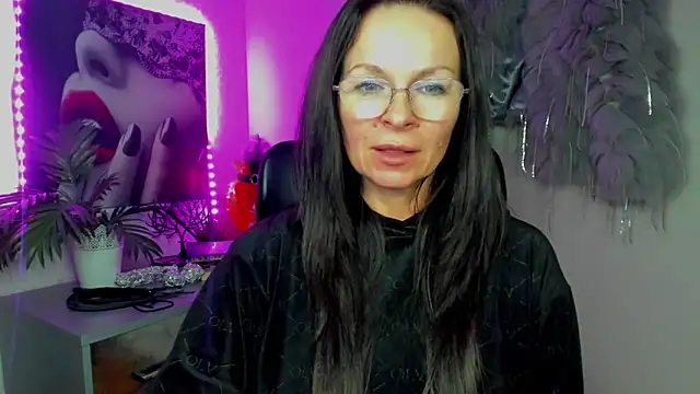 HelenLuxx's cam snapshot