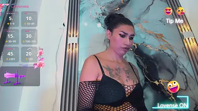 khiara_moretti live sex cam