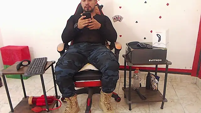 KalethBigDick live sex cam