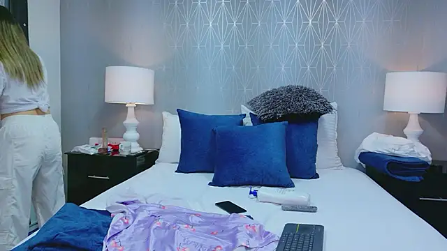 ZoeWilliis's cam snapshot