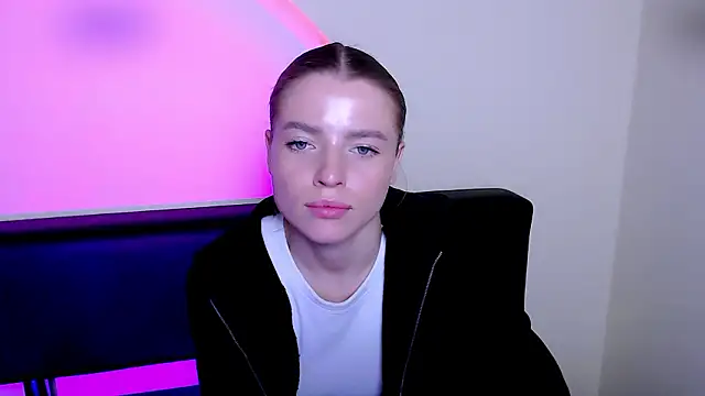 MissOliviaa_'s cam snapshot