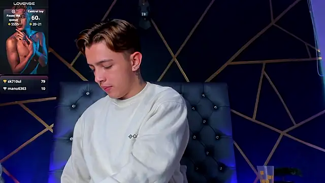 Lian_Miller1_'s cam snapshot