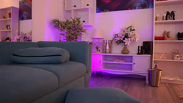 Aisha_Bee's cam snapshot