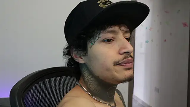 trieone's cam snapshot