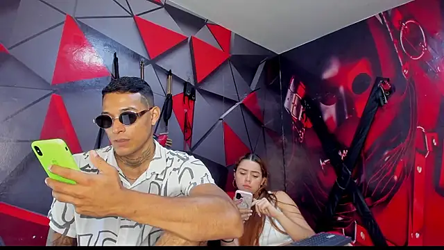 Hana_and_Zeta live sex cam