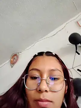 StornBunnyy_'s cam snapshot