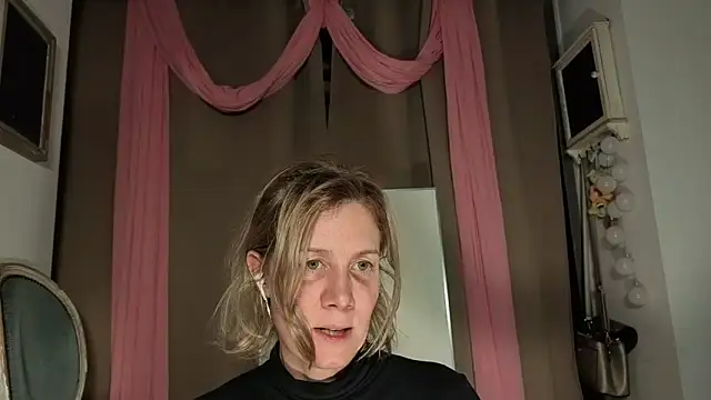 Lola_Belgium live sex cam