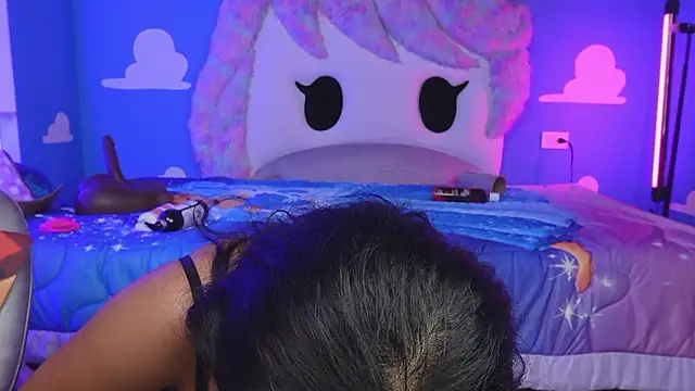 miss___anya's cam snapshot