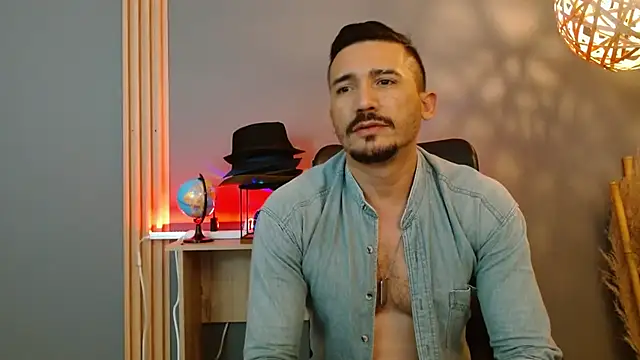 Reiko_85_ live sex cam