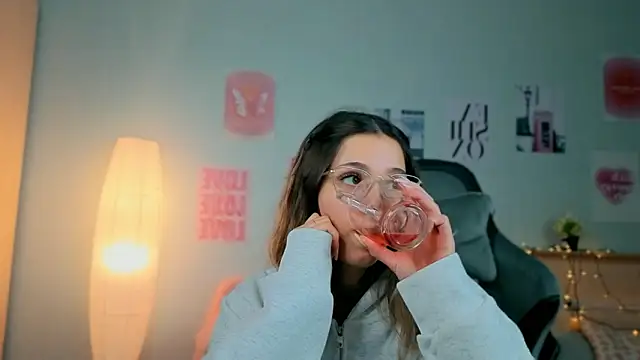 dinnerwithflowers's cam snapshot