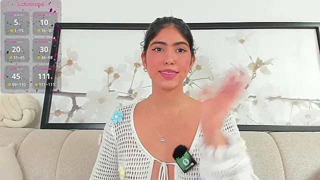 Gaby_zahir_'s cam snapshot