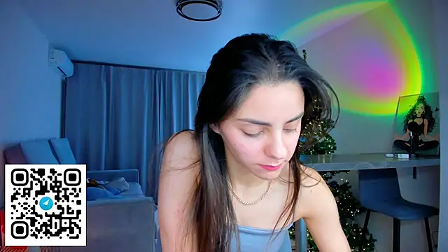 EmiliaZen's cam snapshot