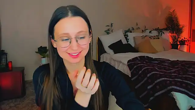 YourLovellyStory's cam snapshot