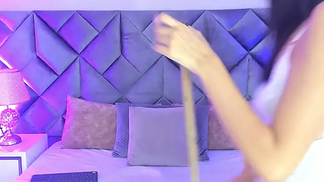 Buda_and_Cataleya_'s cam snapshot