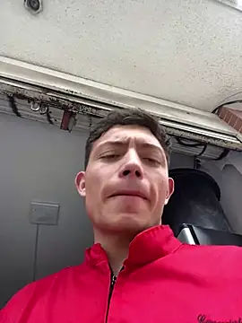 santiObrero live sex cam