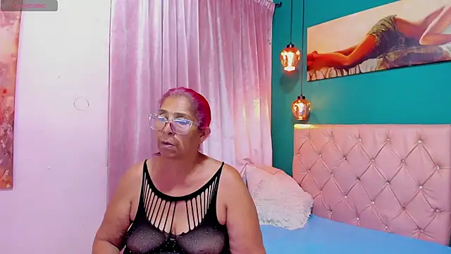 renata_milf_'s cam snapshot