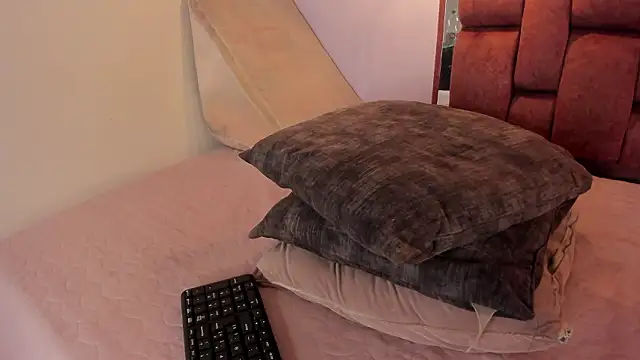 kristakinnky's cam snapshot