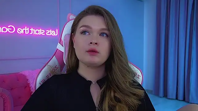 CrystalLyons live sex cam