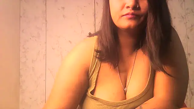 URs_RIYA's cam snapshot