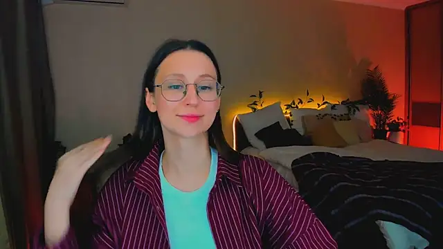 YourLovellyStory's cam snapshot