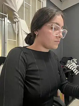 Alyha_Cortes's cam snapshot