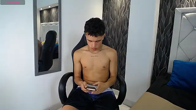 Dominik_Souza live sex cam