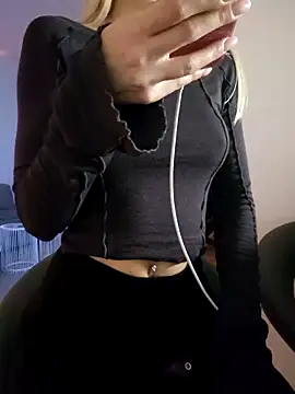 Luna_Veil's cam snapshot